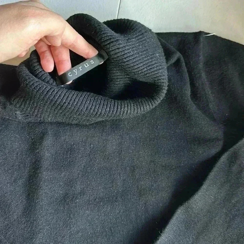 Cyrus - Picture 2 of 4